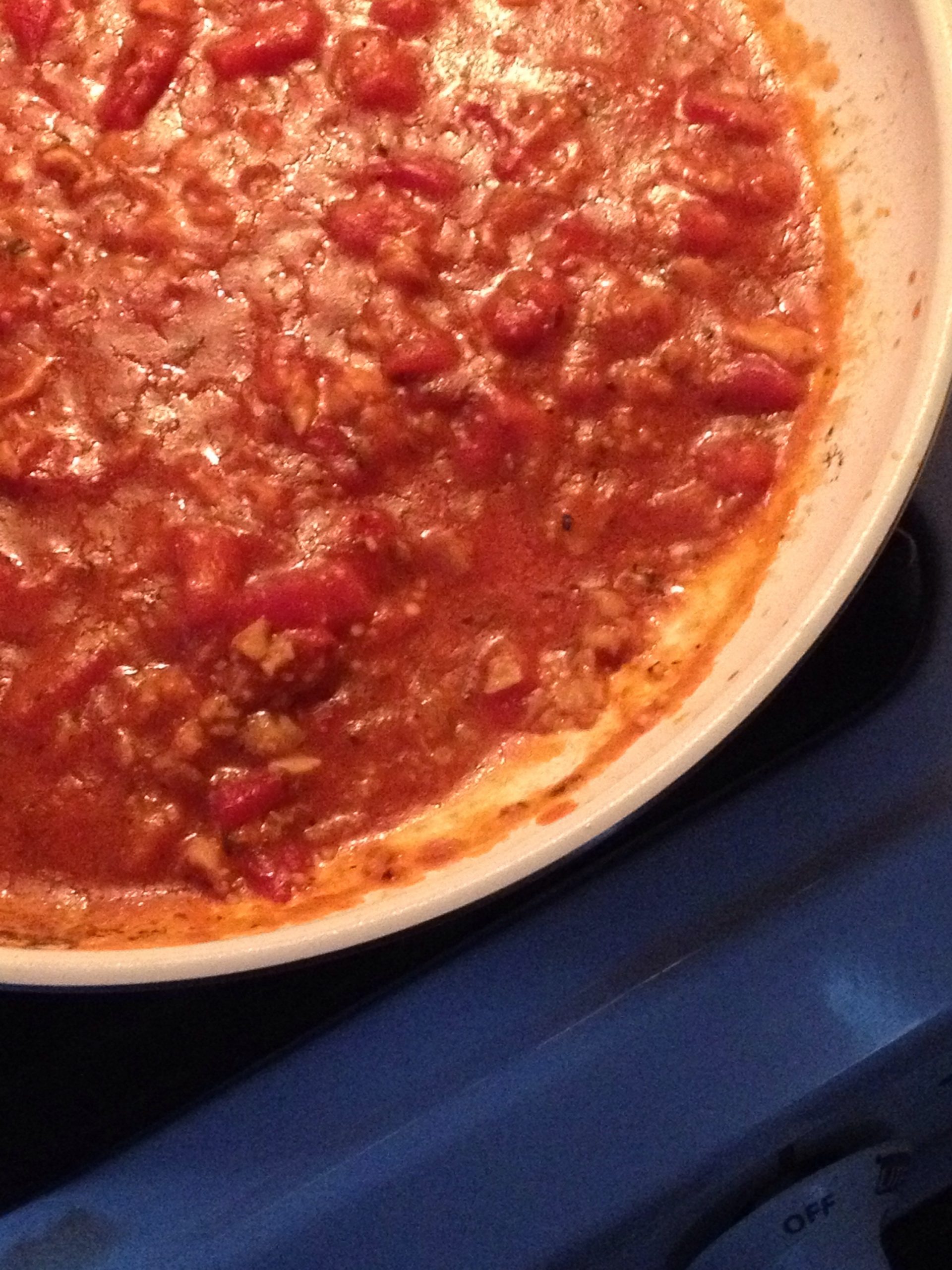 Tomato red pepper clam sauce